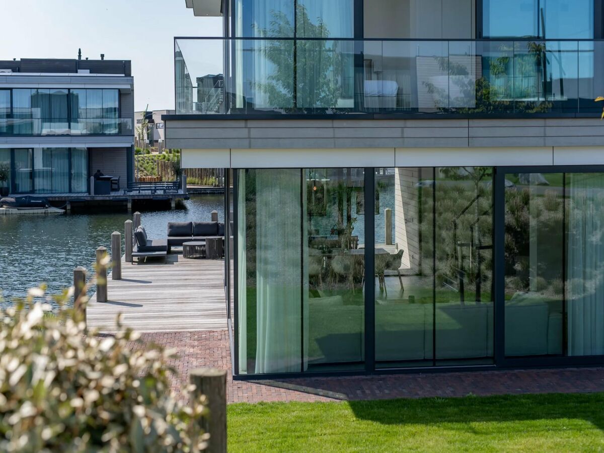 Holiday park Wasservilla in Zeeland am Veerse Meer - Outdoor photo 2