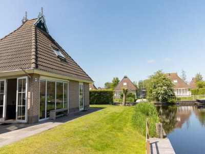 Holiday park Bungalow-Aufenthalt am Kanal in Eernewoude - Holiday park