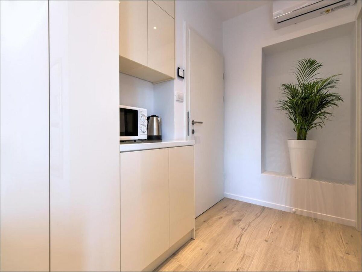 Apartment Via Porto Rooms - Deluxe Double Room with Double Bed and Balcony