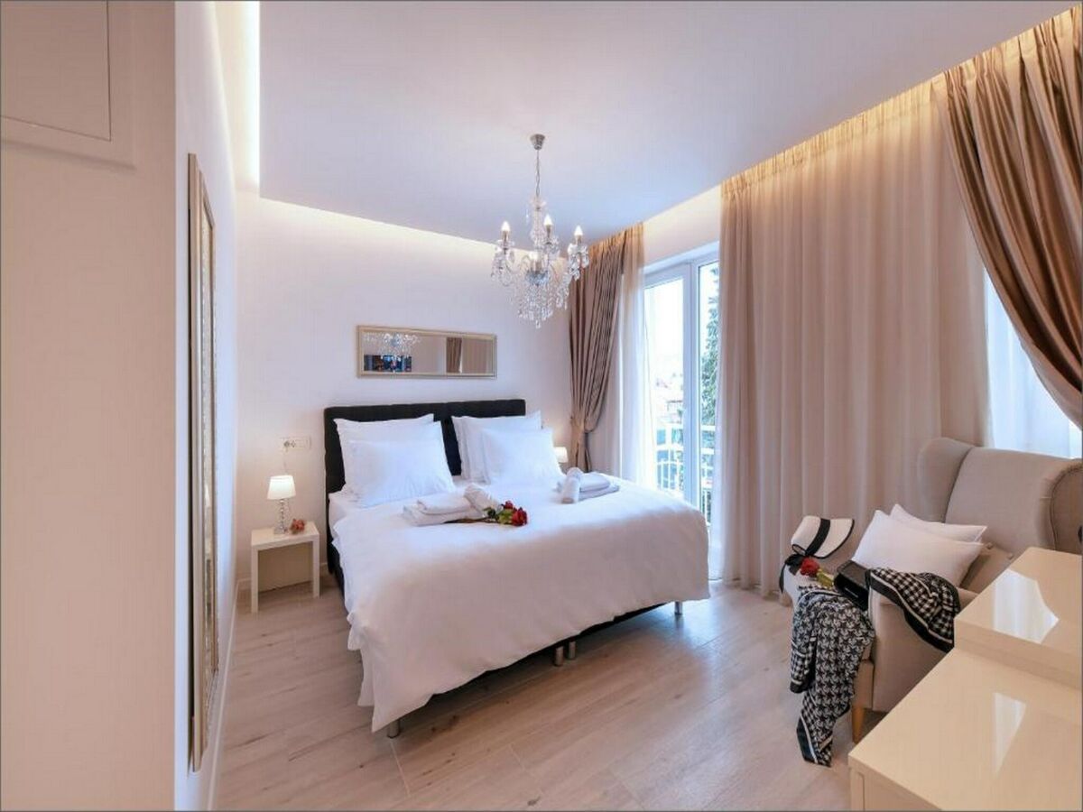 Apartment Via Porto Rooms - Deluxe Double Room with Double Bed and Balcony - Features photo 2