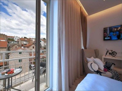 Apartment Via Porto Rooms - Deluxe Double Room with Double Bed and Balcony - Features photo 7