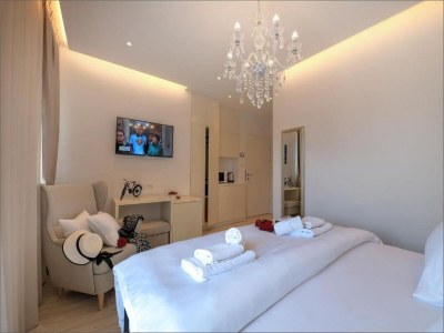 Apartment Via Porto Rooms - Deluxe Double Room with Double Bed and Balcony - Features photo 9