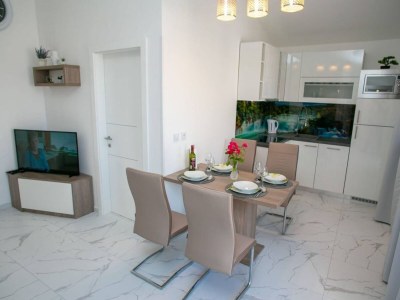 Apartment One-Bedroom Deluxe City View Apartment - Features photo 4