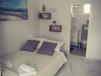 Apartment One-Bedroom Deluxe City View Apartment - Features photo 7