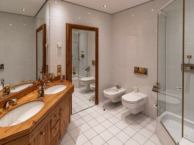 Villa Bad Kleinkirchheim Lush and Spacious Villa with Indoor Pool and Wellness - Seven Bedroom Villa - Features photo 34