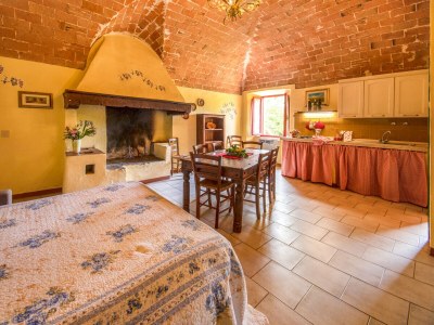 Farmhouse Apartment 6/8 Persons with pool - Features photo 14