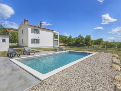 Apartment Apartment in Labin with Pool & Beach Nearby in Rabac - Apartment