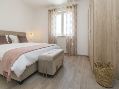 Apartment Apartment in Labin with Pool & Beach Nearby - Features photo 16