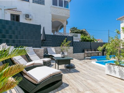 Holiday house Two bedroom house with terrace Okrug Gornji, Čiovo K-24460 - Outdoor photo 9