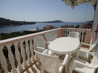 Apartment Two bedroom apartment with terrace and sea view Cove Soline, Dugi otok A-448-g in Veli Rat - Apartment
