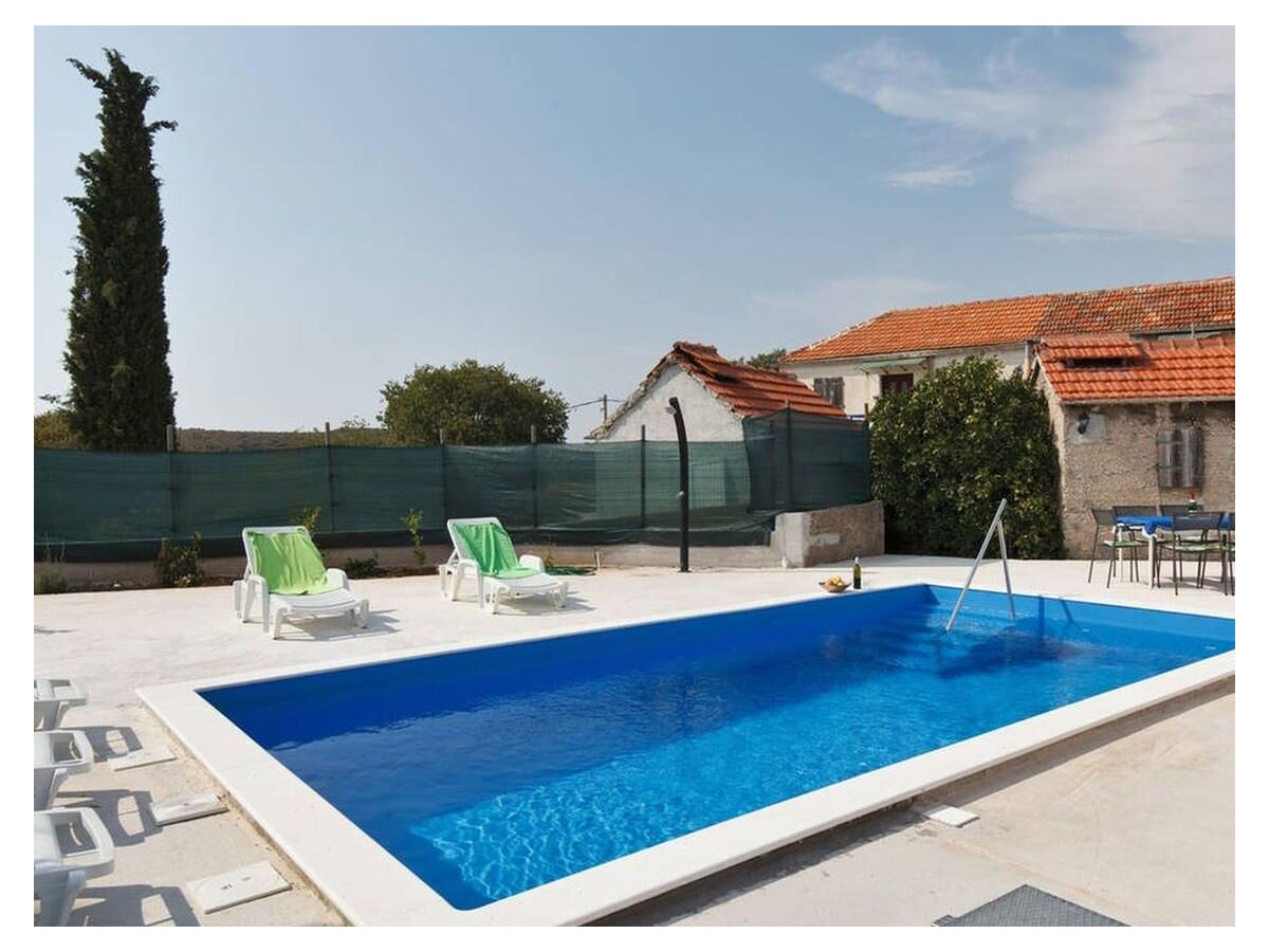 Holiday house Two bedroom house with terrace Vinišće, Trogir K-17012 - Outdoor photo 2