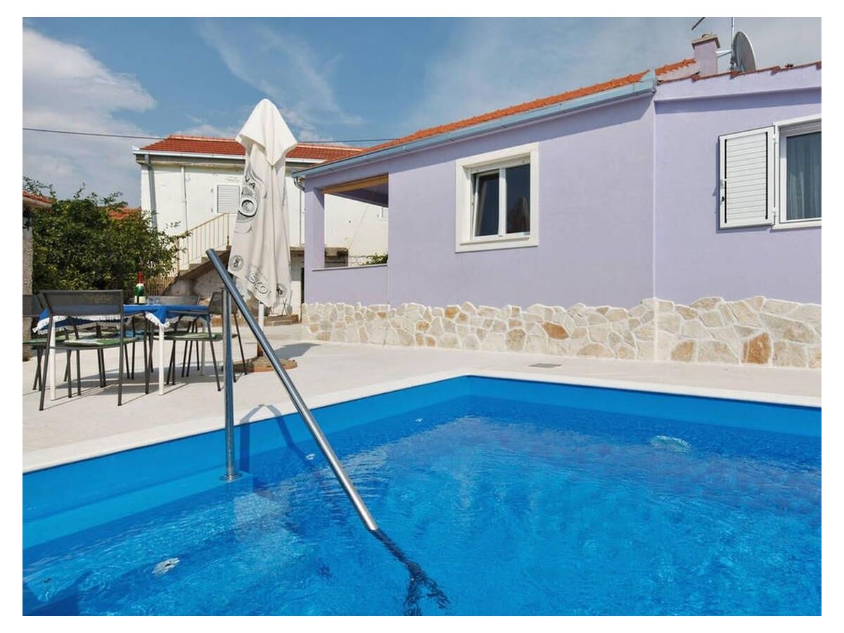 Holiday house Two bedroom house with terrace Vinišće, Trogir K-17012 - Outdoor photo 4