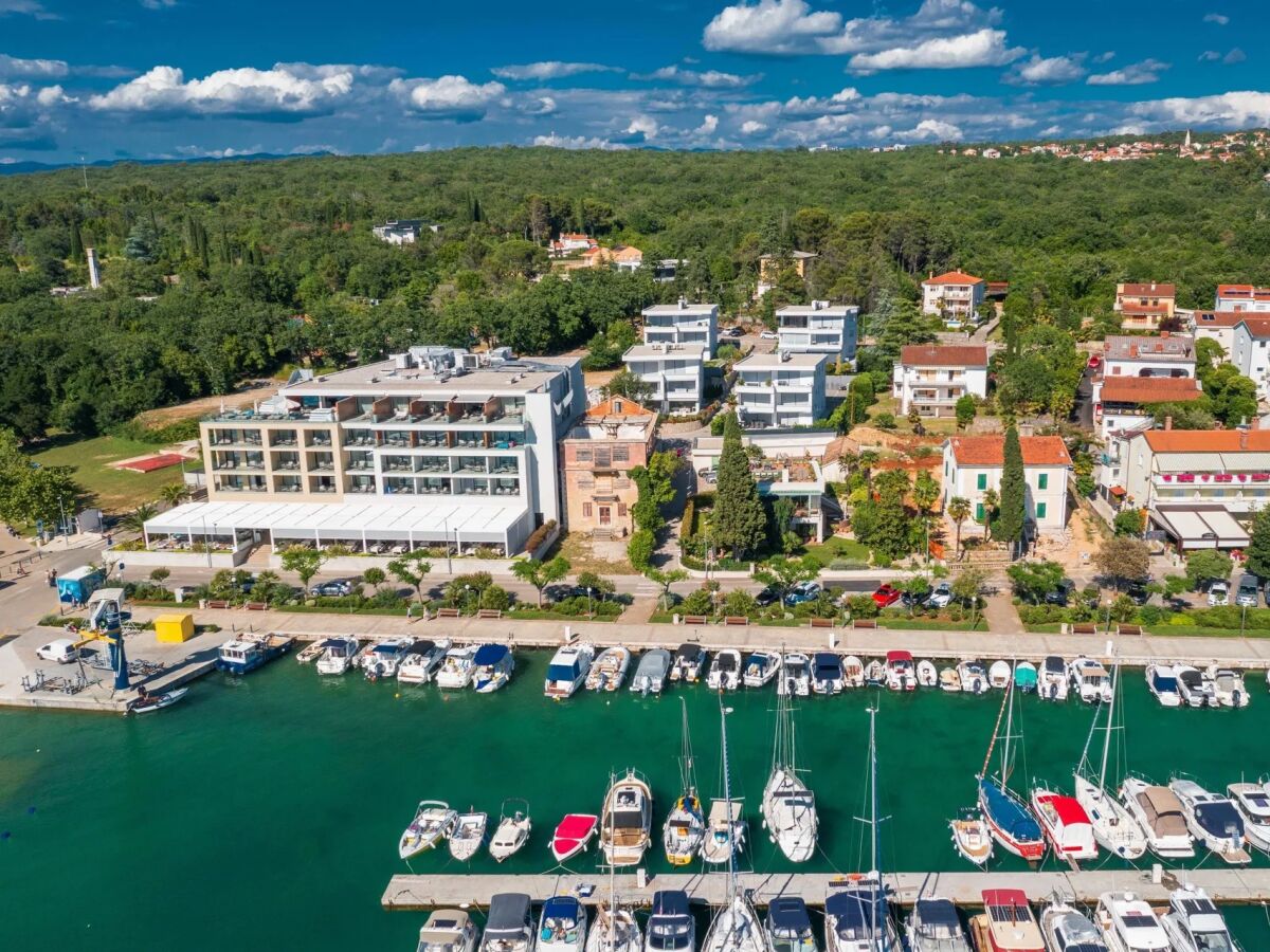 Apartment Two bedroom apartment with terrace Malinska, Krk A-21692-a - Outdoor photo 3