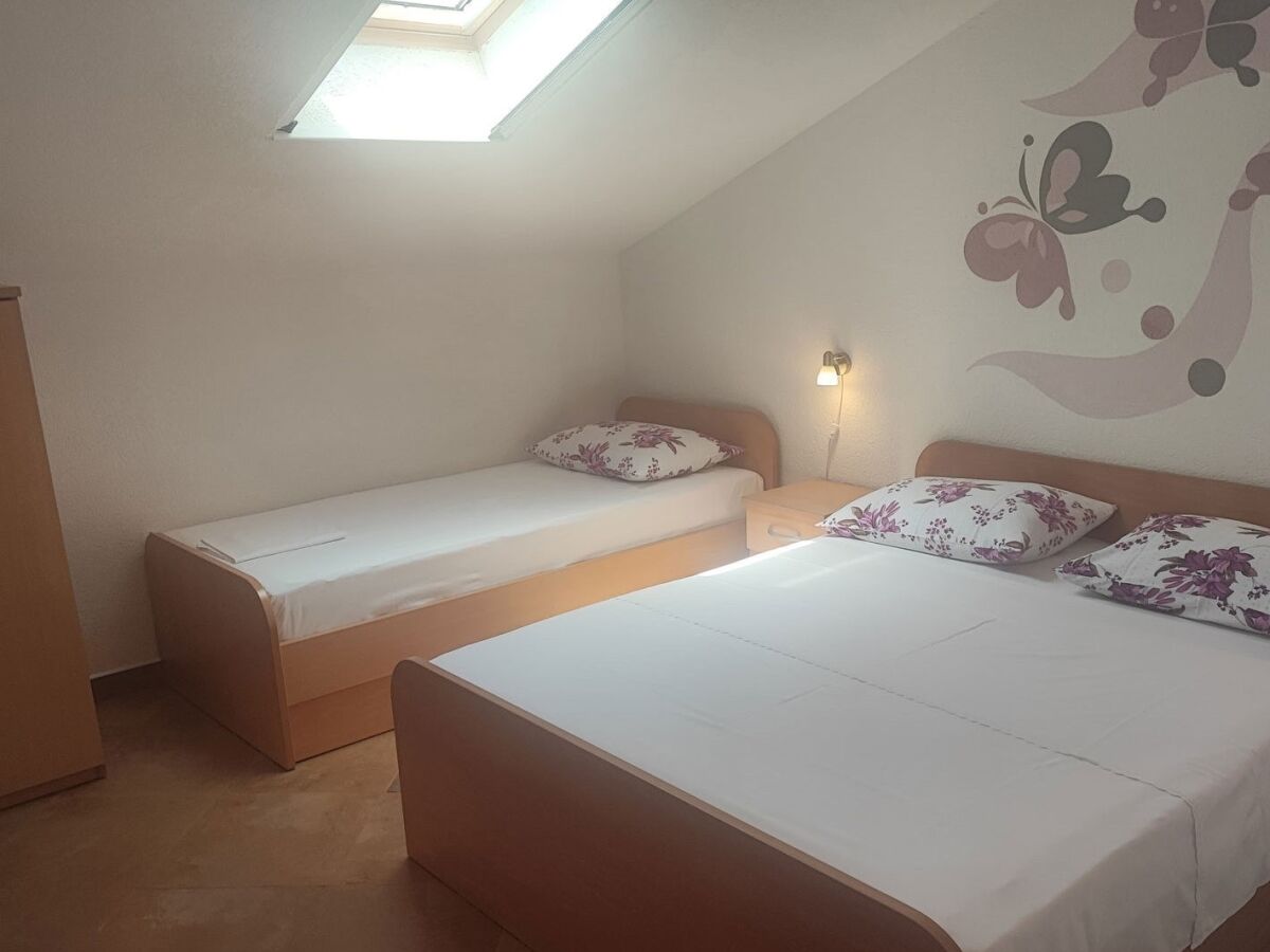 Apartment Two bedroom apartment with balcony and sea view Zablaće, Šibenik A-23960-e