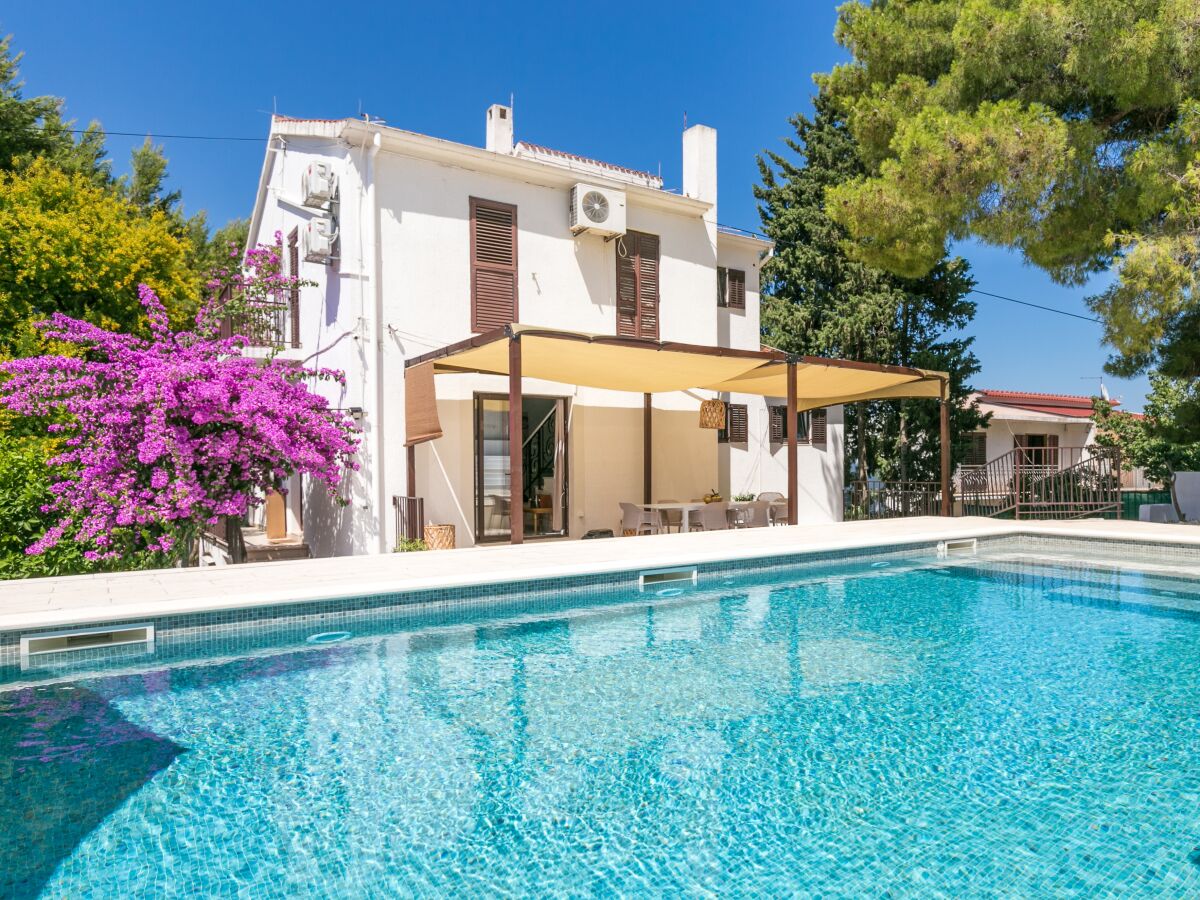 Holiday house Three bedroom house with terrace and sea view Arbanija, Čiovo K-24430 - Outdoor photo 2