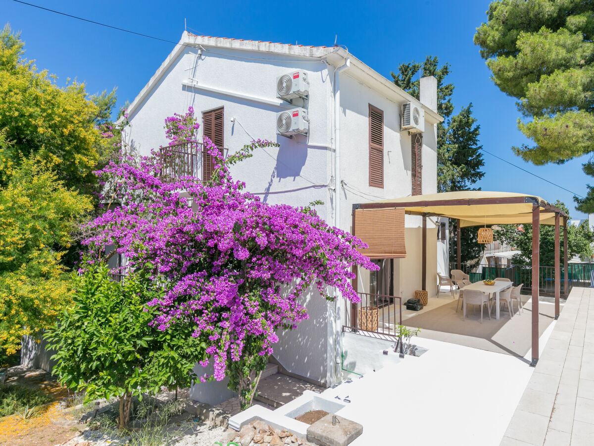 Holiday house Three bedroom house with terrace and sea view Arbanija, Čiovo K-24430 - Outdoor photo 5