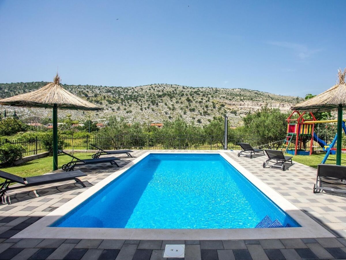 Holiday house Three bedroom house with terrace Srinjine, Split K-23950