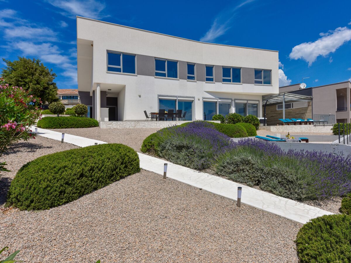 Holiday house Four-bedroom house with terrace and sea view Posedarje, Novigrad K-24091 - Outdoor photo 5