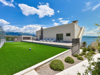 Holiday house Four-bedroom house with terrace and sea view Posedarje, Novigrad K-24091 - Outdoor photo 12