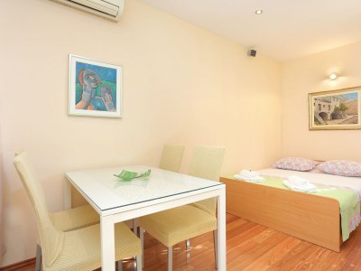 Apartment One bedroom apartment with balcony Tučepi, Makarska A-2721-e - Outdoor photo 17