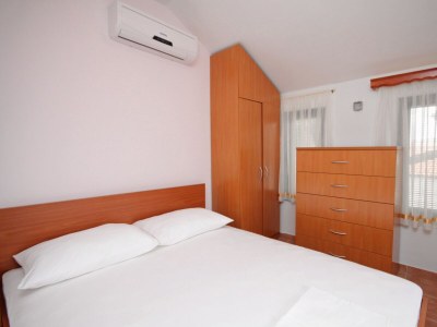 Holiday room with air-conditioning Rogoznica S-3266-a - Outdoor photo 16