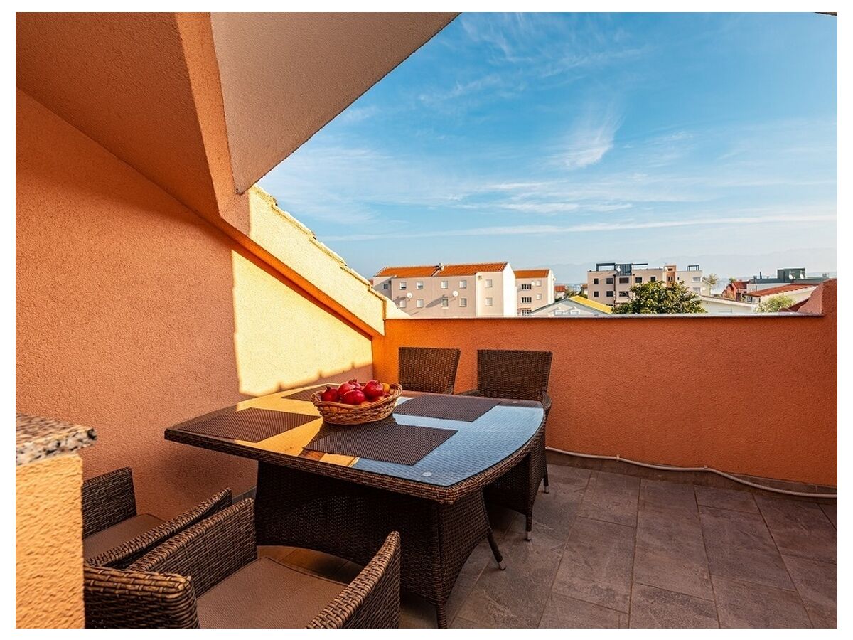 Apartment Two bedroom apartment with terrace Nin, Zadar A-5936-c