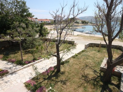 Apartment Two bedroom apartment near beach Kustići, Pag A-6355-c - Outdoor photo 8