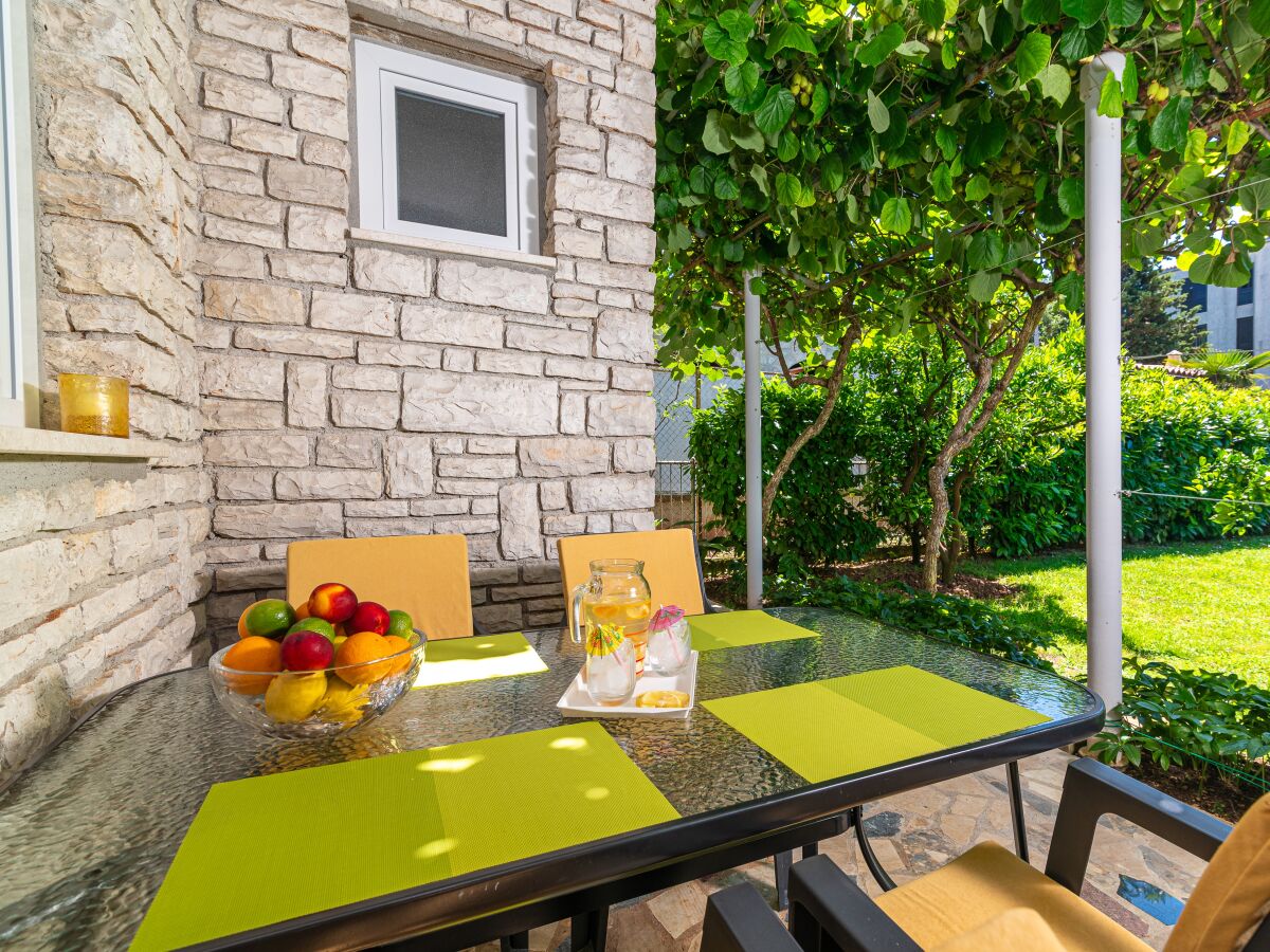 Apartment Two bedroom apartment with terrace Fažana A-18334-a