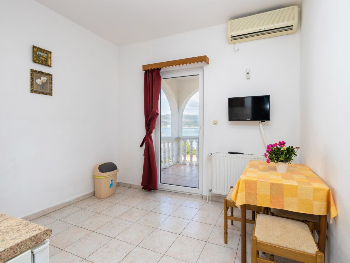 Apartment One bedroom apartment near beach Arbanija, Čiovo A-19527-a - Outdoor photo 5