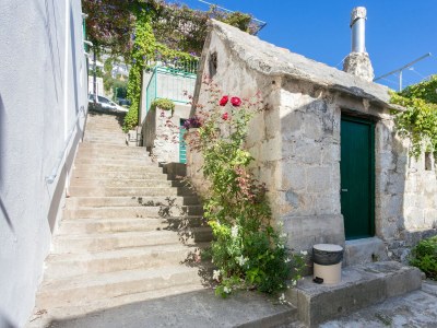 Apartment Three bedroom apartment with terrace and sea view Pisak, Omiš A-18141-b - Outdoor photo 9