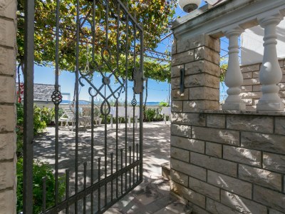 Apartment Three bedroom apartment with terrace and sea view Pisak, Omiš A-18141-b - Outdoor photo 10