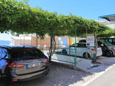 Apartment Three bedroom apartment with terrace and sea view Pisak, Omiš A-18141-b - Outdoor photo 13