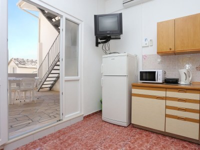 Apartment Three bedroom apartment with terrace and sea view Pisak, Omiš A-18141-b - Outdoor photo 17