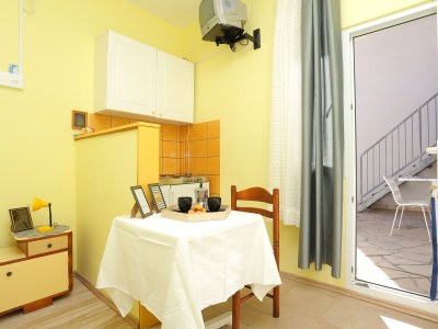 Apartment Three bedroom apartment with terrace and sea view Pisak, Omiš A-18141-b - Outdoor photo 18