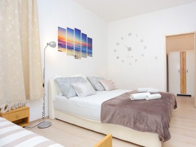 Apartment Three bedroom apartment with terrace and sea view Pisak, Omiš A-18141-b - Outdoor photo 20