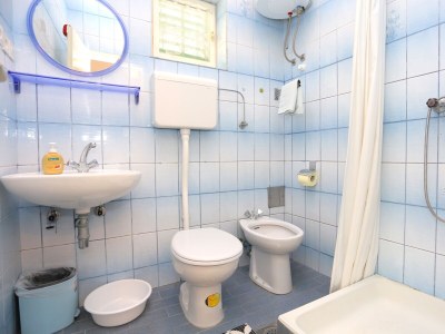 Apartment Three bedroom apartment with terrace and sea view Pisak, Omiš A-18141-b - Outdoor photo 28