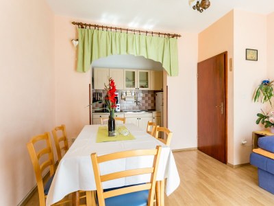 Apartment Two bedroom apartment with balcony and sea view Pisak, Omiš A-18141-c - Outdoor photo 18