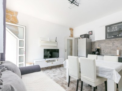 Apartment One bedroom apartment with terrace and sea view Okrug Gornji, Čiovo A-23007-b in Trogir - Apartment