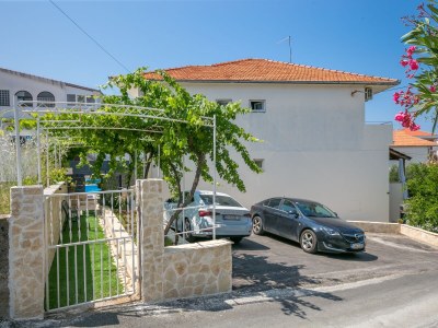 Apartment One bedroom apartment with terrace and sea view Okrug Gornji, Čiovo A-23007-b - Outdoor photo 3