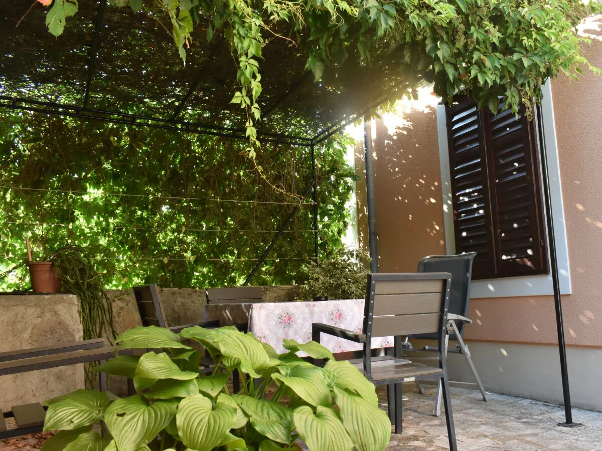 Apartment Two bedroom apartment with terrace Mali Lošinj, Lošinj A-20783-a