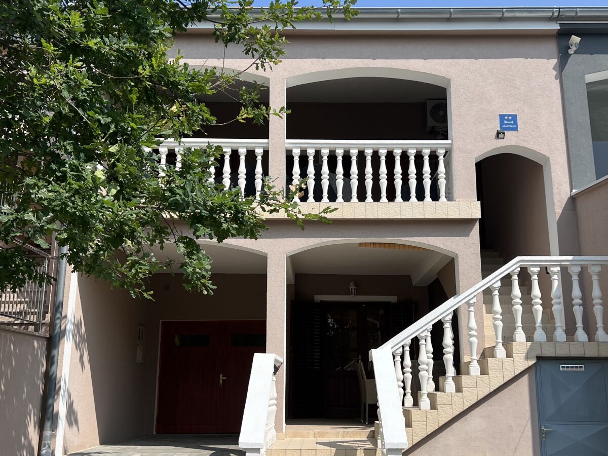 Apartment One bedroom apartment with air-conditioning Starigrad, Paklenica A-11683-b - Outdoor photo 2