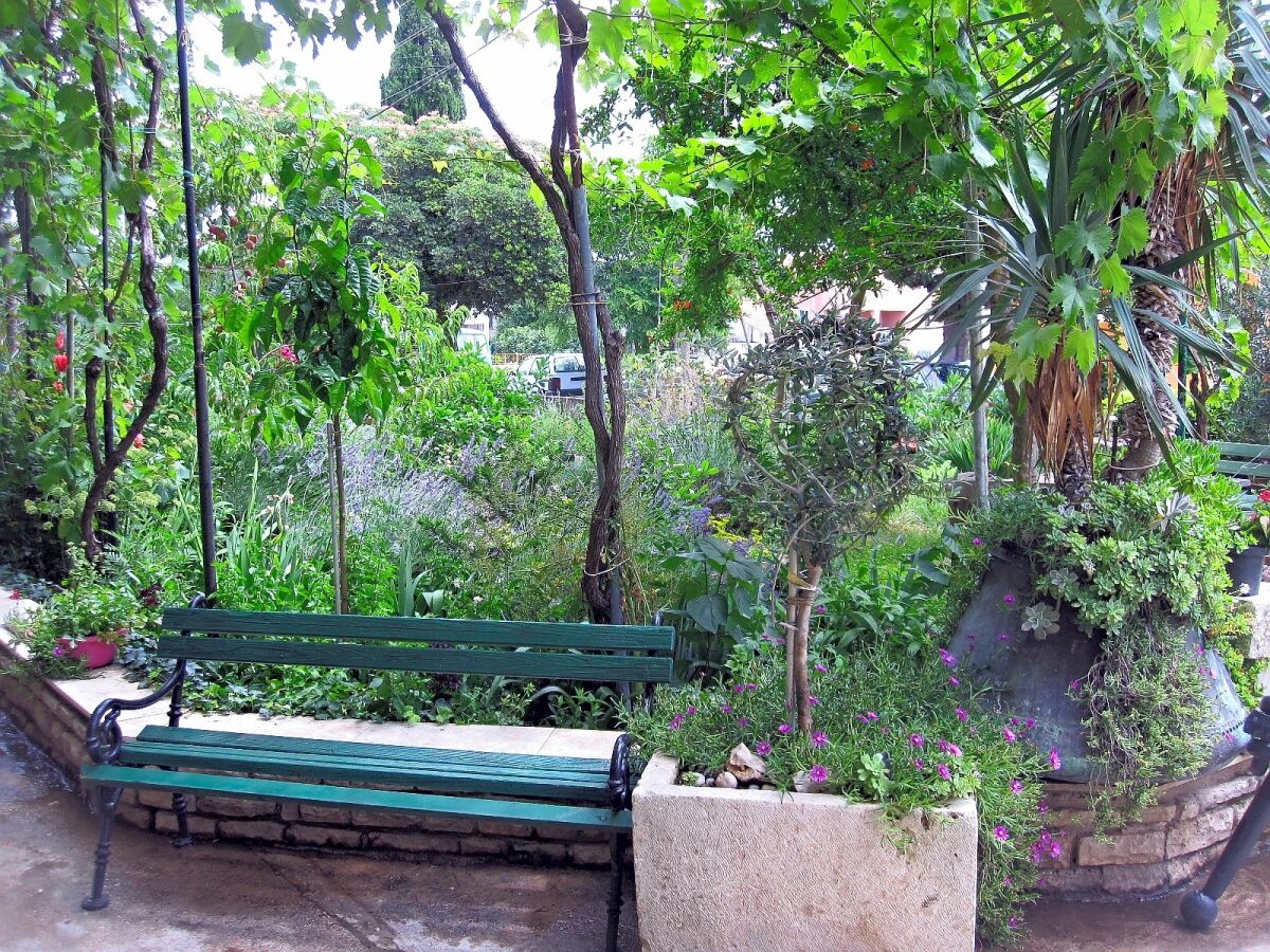 Apartment Two bedroom apartment with balcony and sea view Mrljane, Pašman A-20850-b - Outdoor photo 5