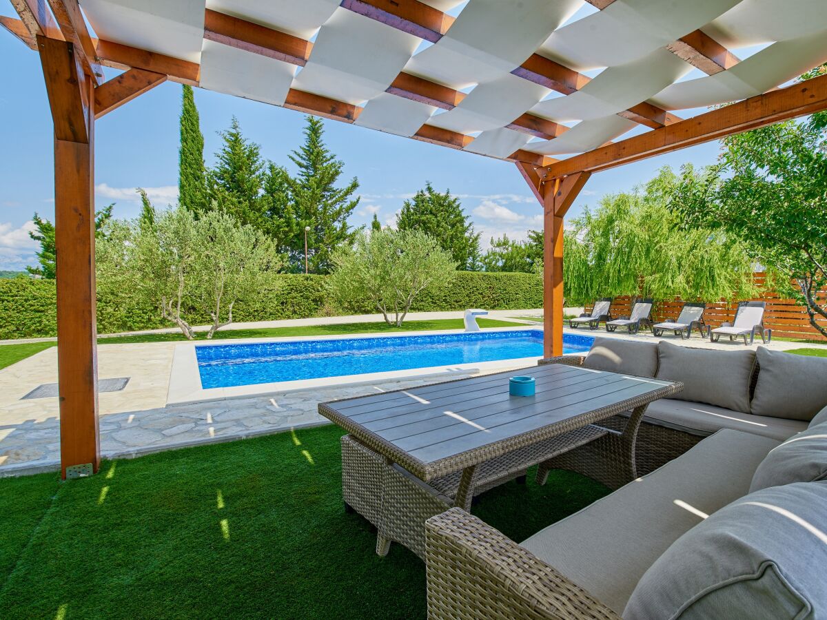 Apartment Three bedroom apartment with terrace and sea view Ljubač, Zadar A-14148-a - Outdoor photo 4