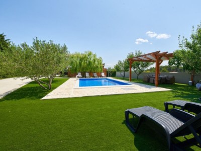 Apartment Three bedroom apartment with terrace and sea view Ljubač, Zadar A-14148-a - Outdoor photo 8