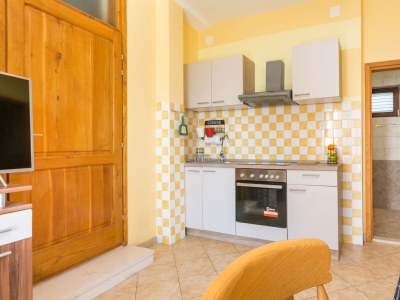 Apartment Two bedroom apartment with terrace and sea view Tučepi, Makarska A-22384-c - Outdoor photo 15