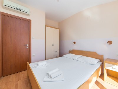 Apartment Two bedroom apartment with balcony Tučepi, Makarska A-22384-d - Outdoor photo 15