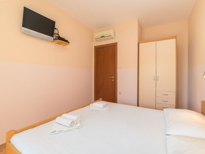 Apartment Two bedroom apartment with balcony Tučepi, Makarska A-22384-d - Outdoor photo 16