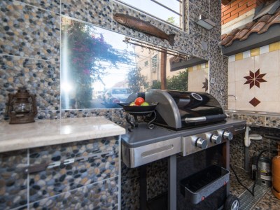 Apartment Two bedroom apartment with balcony and sea view Tučepi, Makarska A-22384-e - Outdoor photo 6