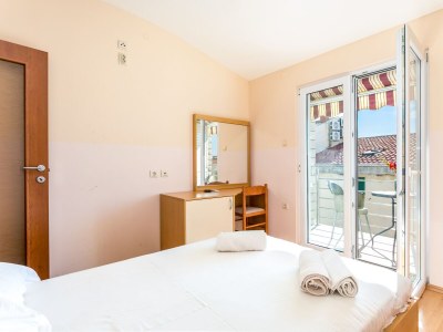 Apartment Two bedroom apartment with balcony and sea view Tučepi, Makarska A-22384-e - Outdoor photo 16