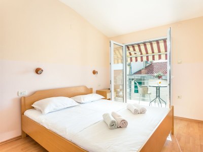 Apartment Two bedroom apartment with balcony and sea view Tučepi, Makarska A-22384-e - Outdoor photo 18